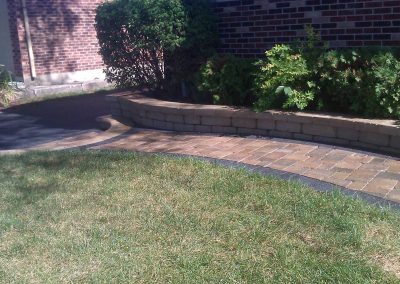 sidewalk_landscape-flower-bed image